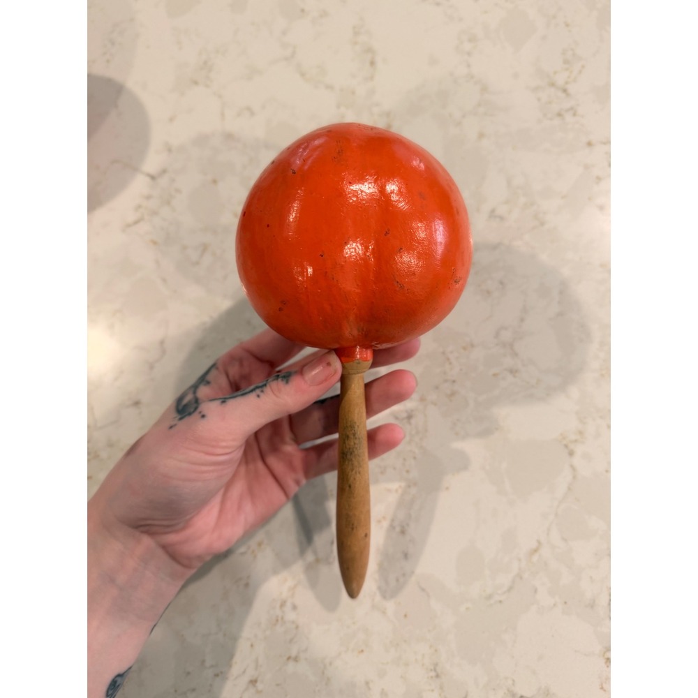 Vintage Handmade Maracas Set Hand Painted Palm Tree Tropical Gourd Shakers Red - Picture 3 of 5